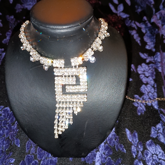 Stunning Rhinestone Necklace. - Picture 2 of 4
